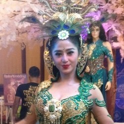 Mengaku Sudah Menikah, Siapa Pria yang Jadi Suami Dewi Persik?