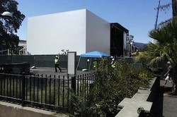 Gedung Pesta iPhone 6 Ditutupi Selimut Putih