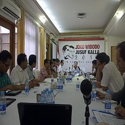 Para Ekonom Kumpul di Posko Jokowi-JK Bahas Uang Triliunan Rupiah