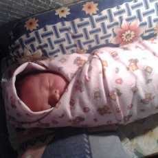 Bayi Laki-laki Lengkap Tali Pusarnya Ditemukan di Halaman Rumah Warga