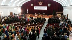 Ketua PT Jabar Ambil Sumpah Seratus Anggota DPRD Jabar