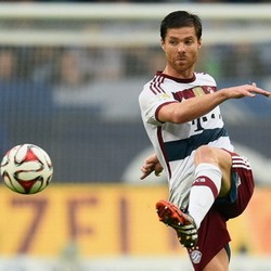 Bayern Dinilai Lebih Butuh Alonso daripada Kroos