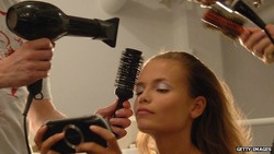 Eropa Pertimbangkan Larang Pengering Rambut