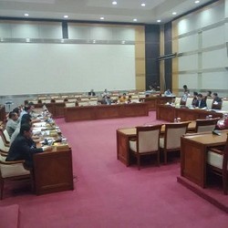 Dihadiri Kapolri dan Menkumham, Rapat Bahas Anggaran Sepi Anggota DPR