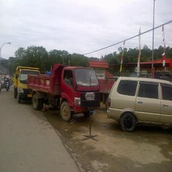 Daerahnya Kaya Minyak, Tapi Warga Sorong Harus Menginap Demi Dapat BBM