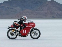 Motor India Bukukan Rekor Kecepatan