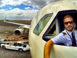 Ehem, Kerennya Selfie Para Pilot di Kokpit