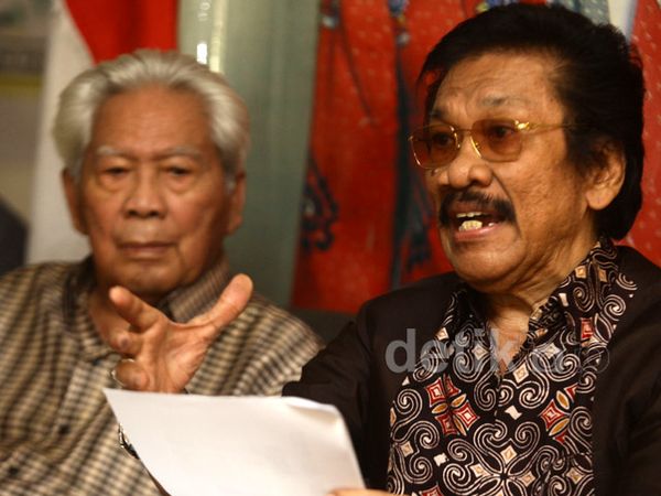 Pendiri Golkar Serukan Percepatan Munas