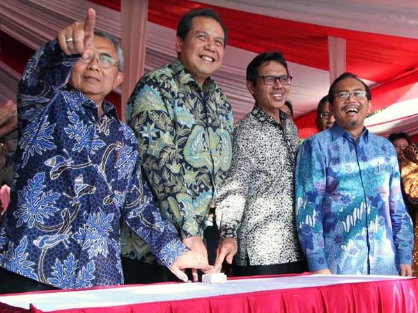 CT Resmikan Pembangunan Jalan Padang Bypass