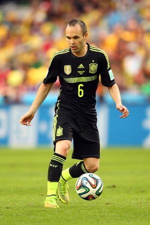 Cedera, Iniesta Absen Hadapi Makedonia dan Prancis