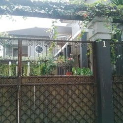 Jadi Tersangka, Jero Wacik Tak Terlihat di 2 Rumahnya dan di Kantor