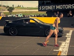 Siapa yang Lari Lebih Cepat, Nissan GT-R atau Wanita?