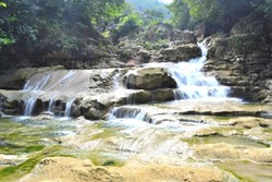 Keren, Pacitan Punya Air Terjun Bertingkat