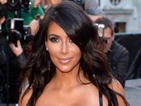 Kim Kardashian Dinobatkan sebagai Woman of The Year