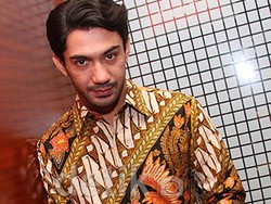 Reza Rahadian Siap Jika Ditantang Bernyanyi Untuk Soundtrack Film