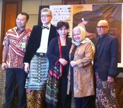 Fashion Show 25 Tahun Berkarya, Anne Avantie Hadirkan Lebih dari 125 Busana