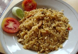 Cari Nasi Goreng Enak yang Buka Malam Hari? Yuk Mampir Ke Sini!