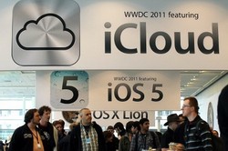 Foto Bugil Bocor di iCloud, Saham Apple Malah Naik