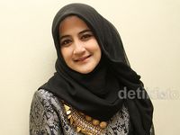 Pipik Fokus Urus Anak