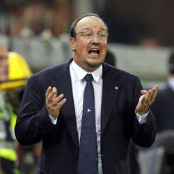 Presiden Napoli Tegaskan Dukungan untuk Benitez