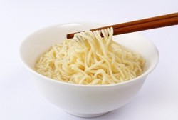 Tak Baik Berlebihan Makan Mi Instan, Ini Alasannya Menurut Profesor Gizi