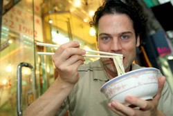 5 Risiko Penyakit Akibat Berlebihan Makan Mi Instan