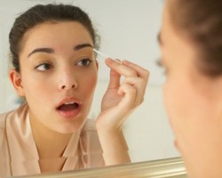 Ini Cara Wanita Pakai Make-up yang Buat Pria Ilfil
