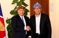 Rebo Nyunda Ala Wali Kota Ridwan Kamil di Beijing