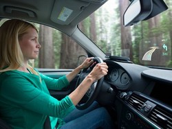 Navdy, Layar Futuristik di Kaca Mobil Anda