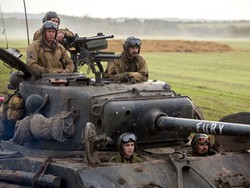 Mengintip ke Dalam Tank Brad Pitt