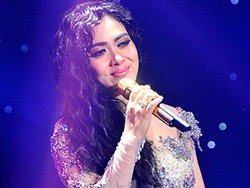 Soal Penyegelan Usaha Karaoke Miliknya, Syahrini Janji Akan Buka Suara