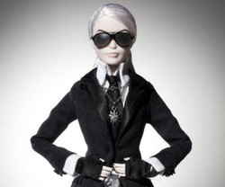 Foto: Barbie Berbentuk Karl Lagerfeld Dijual Seharga Rp 2,3 Juta