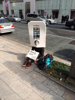 Belum Rilis, Fans Apple Sudah Antre iPhone 6