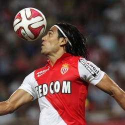 Membandingkan Falcao dengan Rooney dan Van Persie
