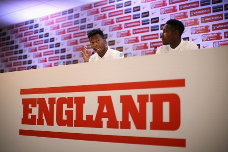 Sturridge-Welbeck Dinilai Lebih Oke daripada Sturridge-Rooney