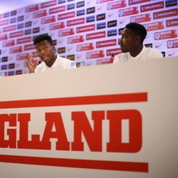 Sturridge-Welbeck Dinilai Lebih Oke daripada Sturridge-Rooney