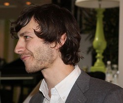 Bersama Rekan Seband, Gotye Mendirikan Partai Politik