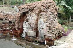 Payudara Dewi Laksmi Mengeluarkan Air Berkhasiat