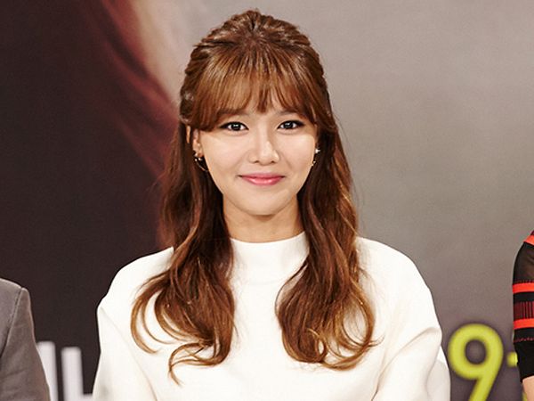 Manisnya Senyuman Sooyoung SNSD