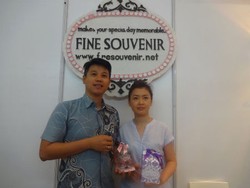 Rintis dari Nol, Sastro Berhasil Kembangkan Usaha Suvenir