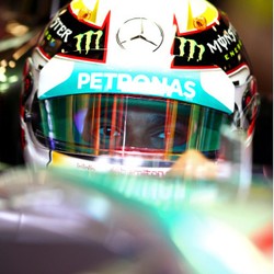 Hamilton Kuasai Latihan Pertama