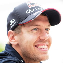 Dirumorkan Jadi Incaran McLaren, Vettel Setia Red Bull