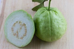 Badan Ramping dan Kulit Cerah dengan Ngemil Jambu Biji (1)