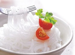 Berdiet Karbohidrat Tapi Ngidam Mie? Makan Saja Shirataki yang Rendah Kalori