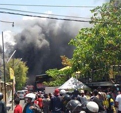Hardys Supermarket Denpasar Terbakar
