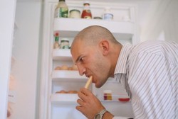 Hati-hati, Sedang Diet Bisa Membuat Orang Gampang Marah dan Depresi