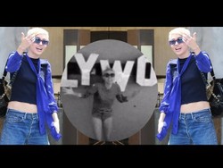 Miley Cyrus Unggah Video Jalan-jalan di Hollywood Sambil Pamer Underwear