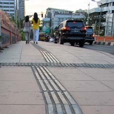 Selain Luas dan Nyaman, Trotoar di Surabaya Juga Ramah Bagi Kaum Difabel