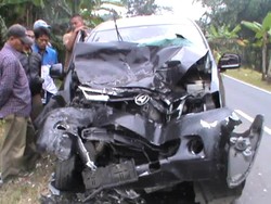 Mobil Wisatawan dan Bus Bertabrakan di Ciamis, 8 Orang Terluka