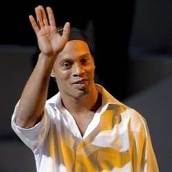 Ronaldinho Lanjutkan Karier di Meksiko